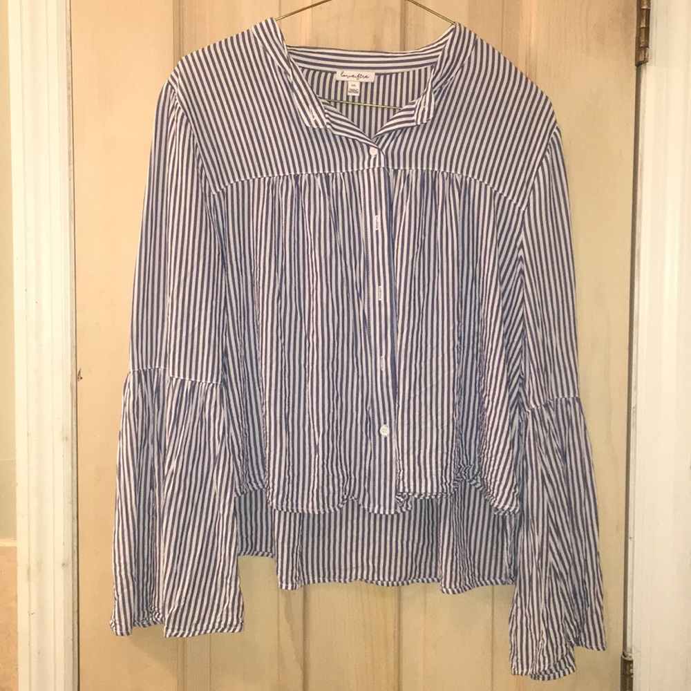 LOVE FIRE HI-LO PINSTRIPE TOP
